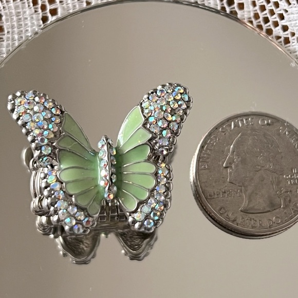 🦋 Beautiful Green Enamel Butterfly Cocktail Ring OSFM - Picture 5 of 5